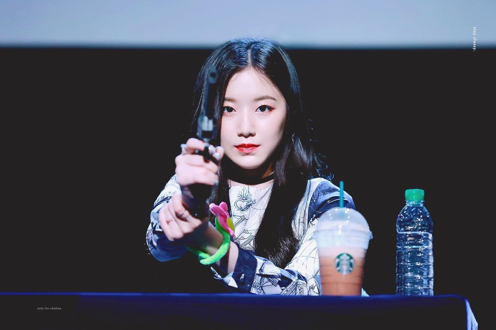 (여자)아이들의 비쥬얼담당 백설공주 슈화.jpgif (311장) | 인스티즈