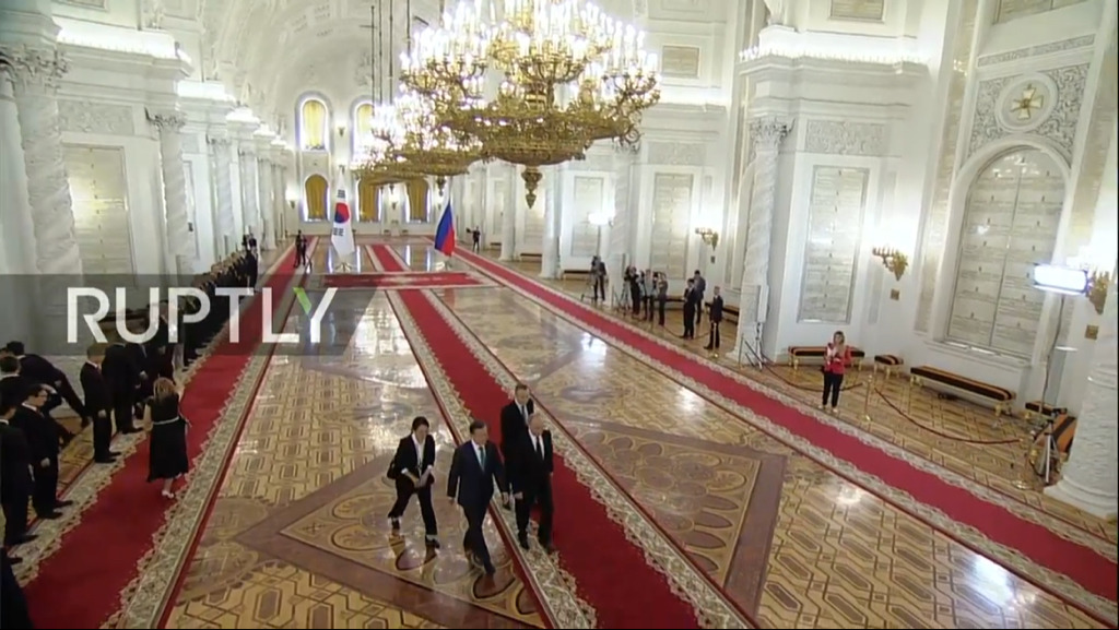 문재인 대통령 러시아 국빈방문 공식 환영식.jpg | 인스티즈