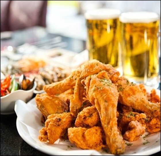 지금 가장 두가지 치킨 중 단 하나만 먹을수 있다면 여러분들의 선택은? | 인스티즈