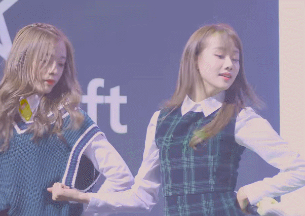 폭죽에 깜짝 놀라는 에이프릴 진솔(feat.나은) | 인스티즈