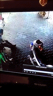 슈퍼 히어로는 멀리 있는 존재가 아닙니다 . gif | 인스티즈