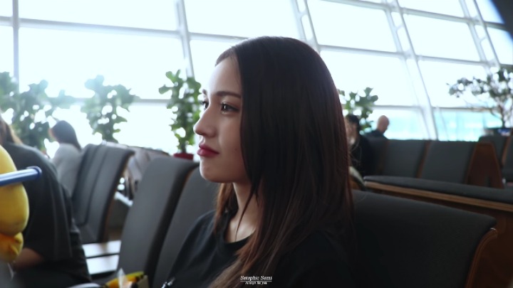 인터뷰하는 소미 | 인스티즈