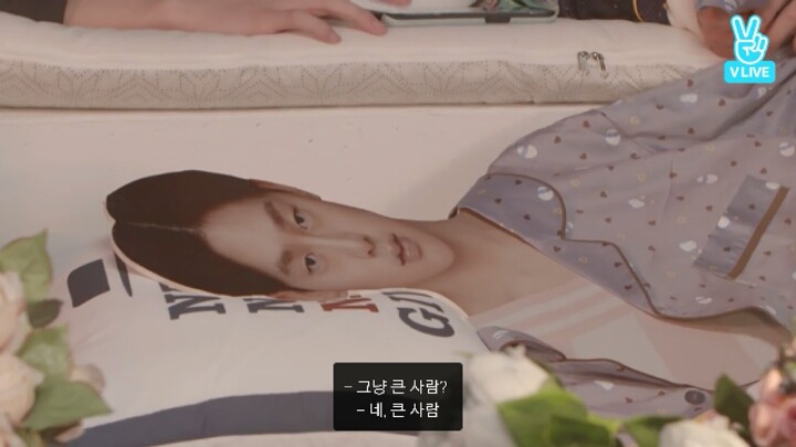 멀쩡히 살아숨쉬는 키큰청년 죽여버리는 일본인청년 | 인스티즈