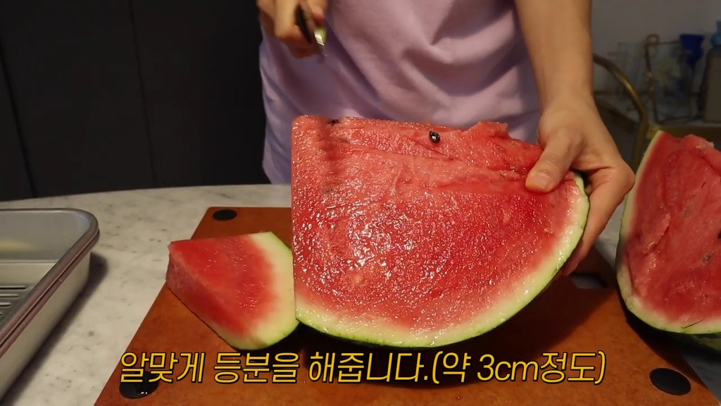 문가든씨가 알려주는 수박 조각 보관하려고 자를때 꿀팁 | 인스티즈