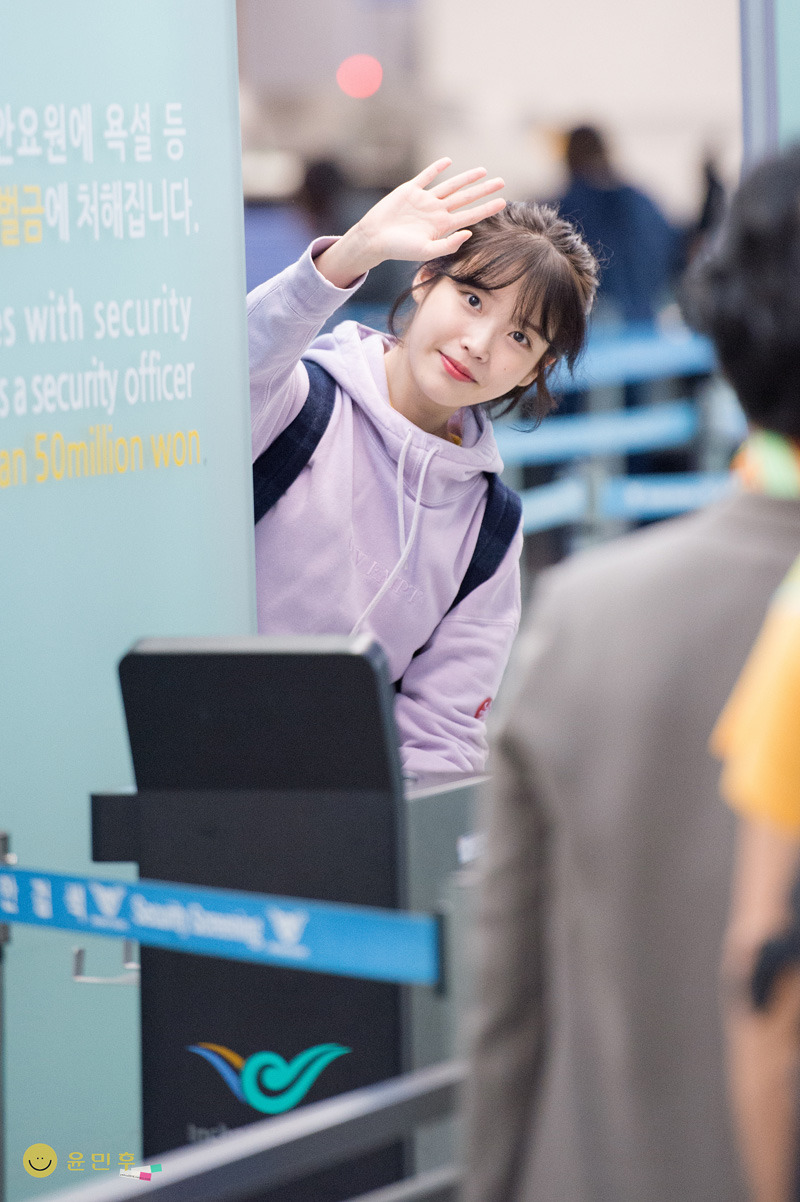 아이유 인천공항 출국 프리뷰 | 인스티즈