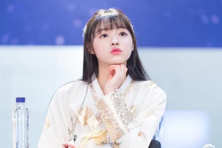 팬싸에서 한복입은 유아.jpg (오마이걸) | 인스티즈