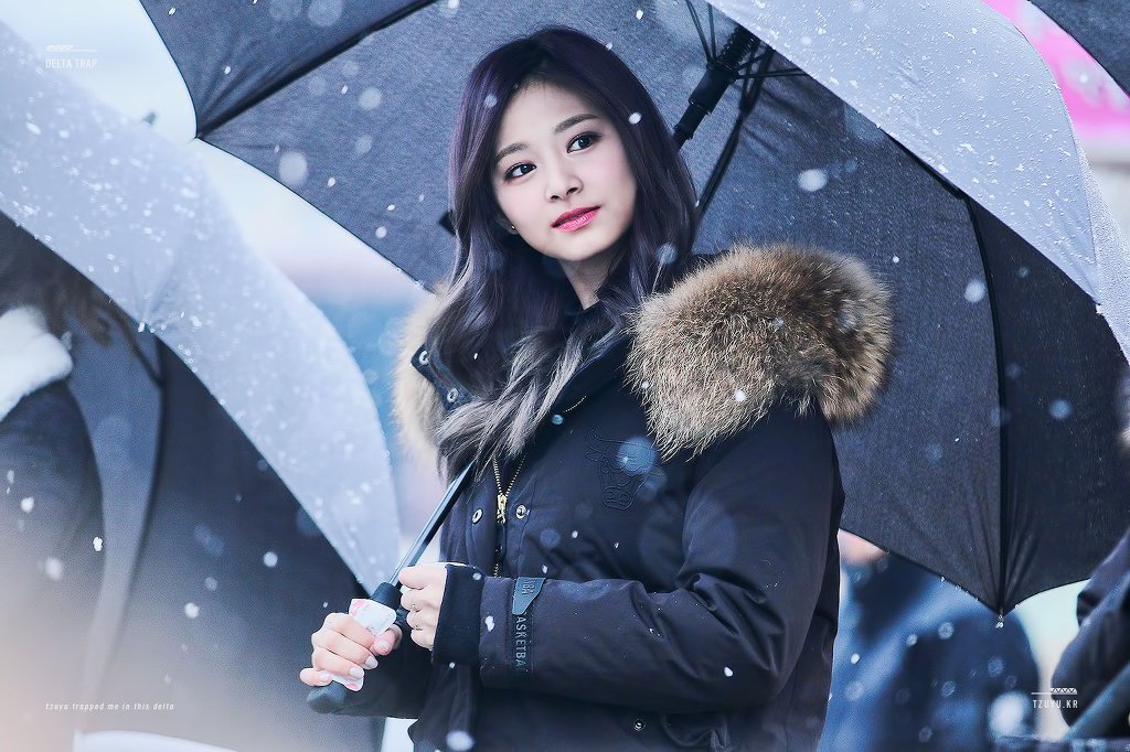 눈오는날의 쯔위.jpg | 인스티즈