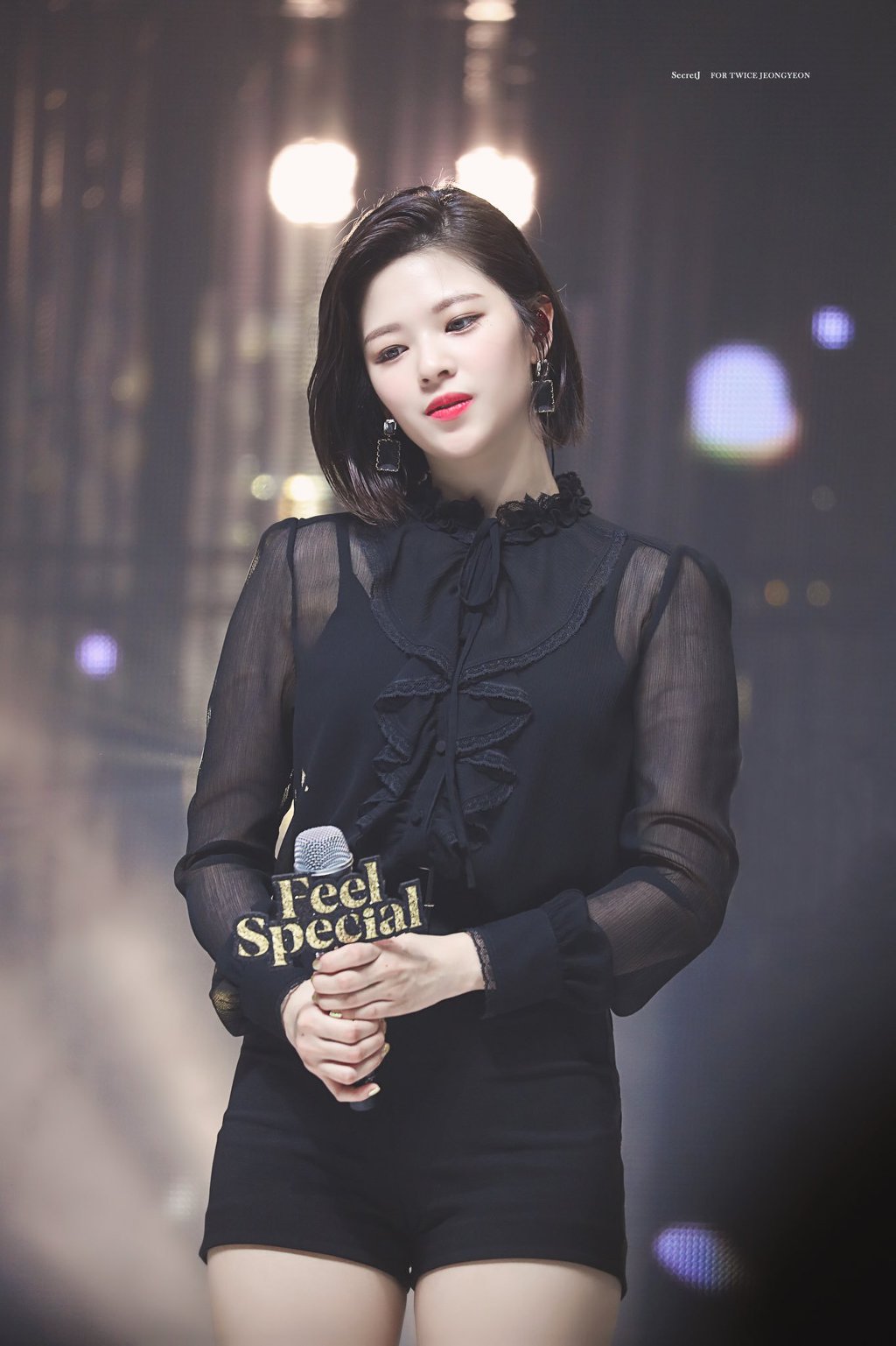어제 Feel special 쇼케이스 유정연.jpg | 인스티즈