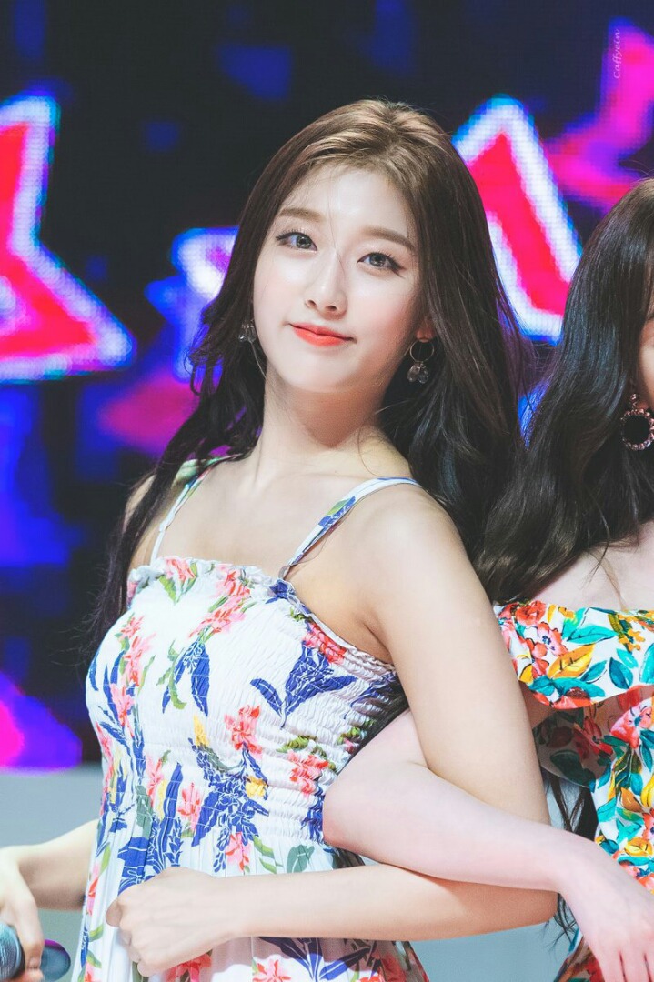 갈수록 예뻐지는 러블리즈 막내 정예인 | 인스티즈