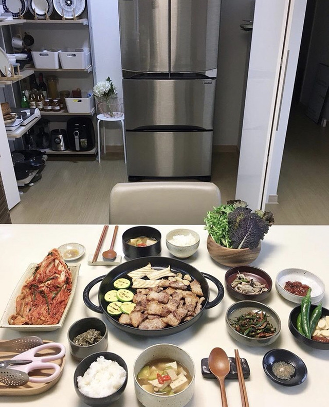집밥 먹기 위해서라도 칼귀가 할 수 밖에 없는 흔한 아내분의 밥상 | 인스티즈