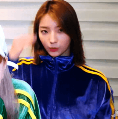 프로미스나인 이새롬.gif | 인스티즈