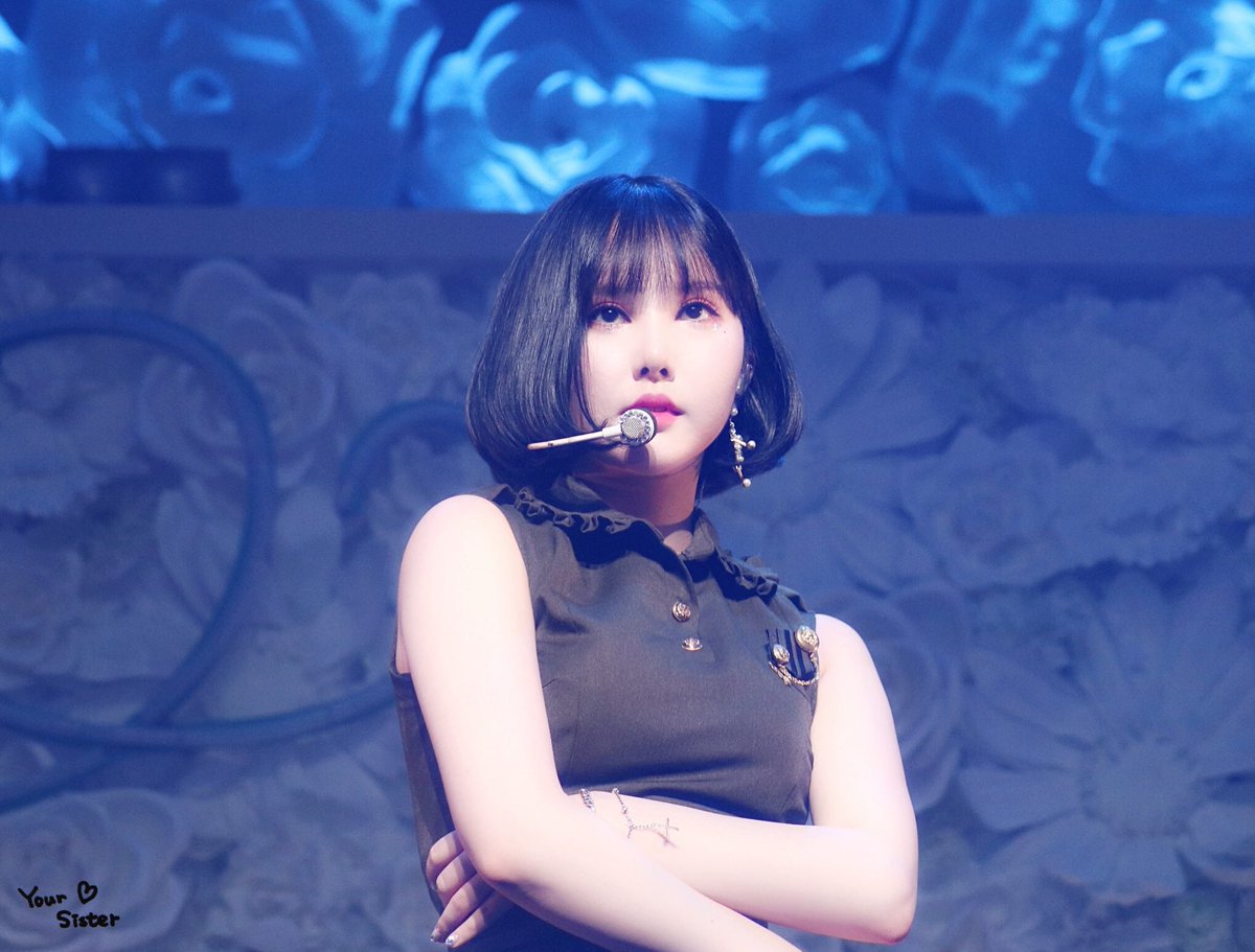 근무 중 할 일이 없어서 여자친구 은하.jpgif | 인스티즈