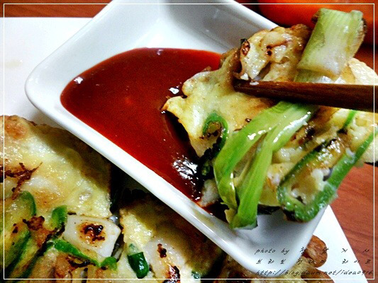 일부 경상도인들이 해물파전 먹는 법.jpgif | 인스티즈