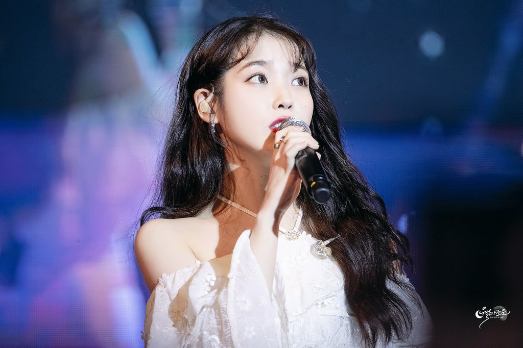 아이유는 어쩜 이리 이쁘지.jpgif | 인스티즈