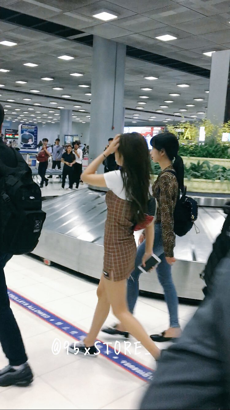 오늘 태국공항 블랙핑크 김제니 사복패션 피지컬 ㄷㄷ.JPG | 인스티즈