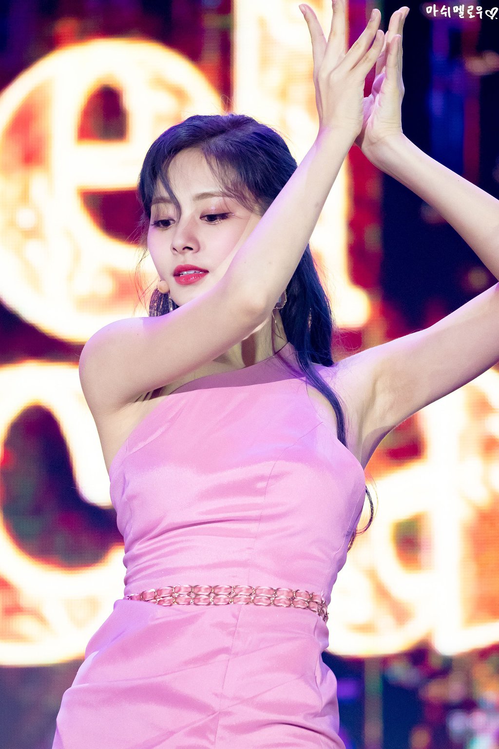 머리묶은 쯔위.jpgif | 인스티즈