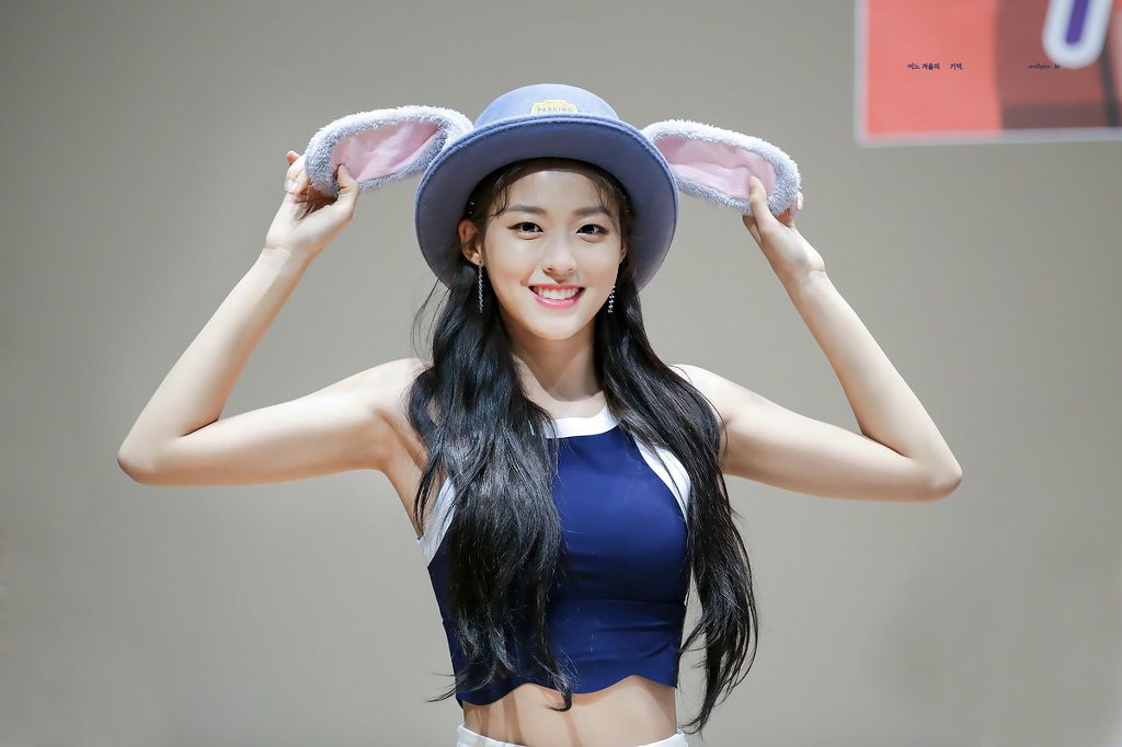 18시즌 설현이 미모.jpgif (100장) | 인스티즈