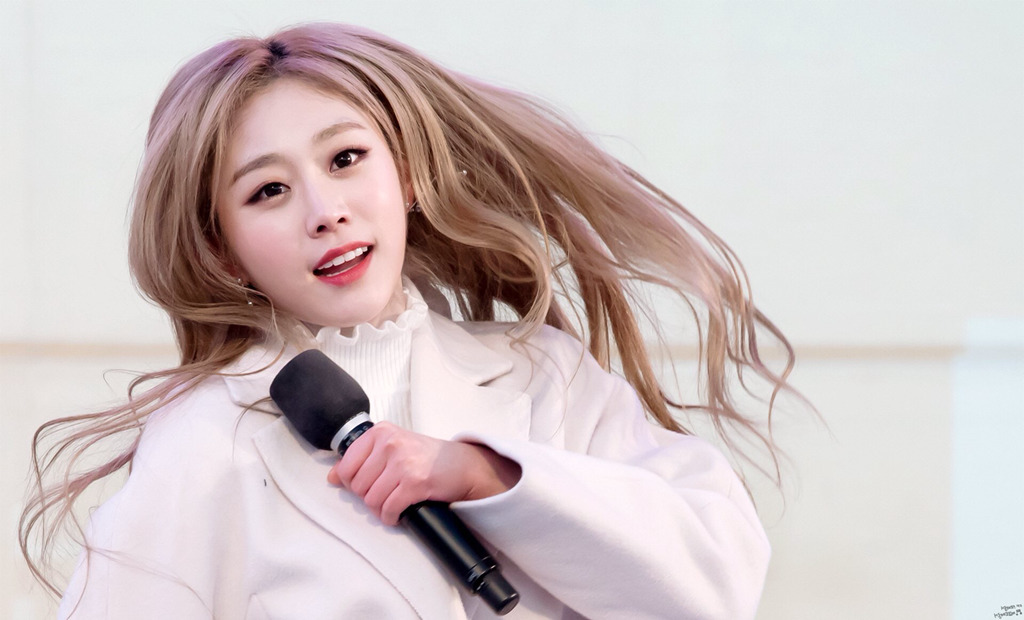 [러블리즈] 미니빔을 갖고싶은 마음이 들어서 지수 | 인스티즈