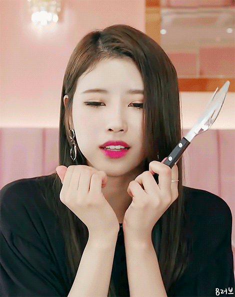 혼밥하는 러블리즈 미주.gif | 인스티즈