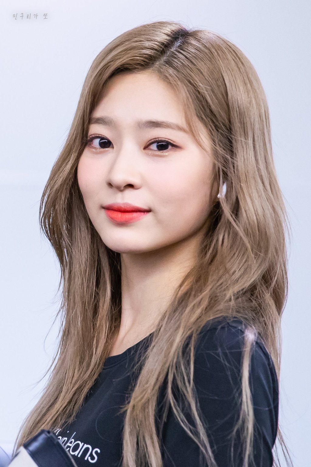 좀이쁜거같은 아이즈원 민주.jpg | 인스티즈