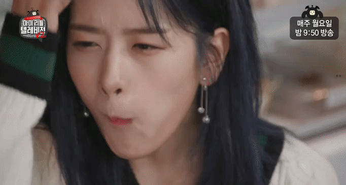 표정관리 안 되는 아이돌 | 인스티즈