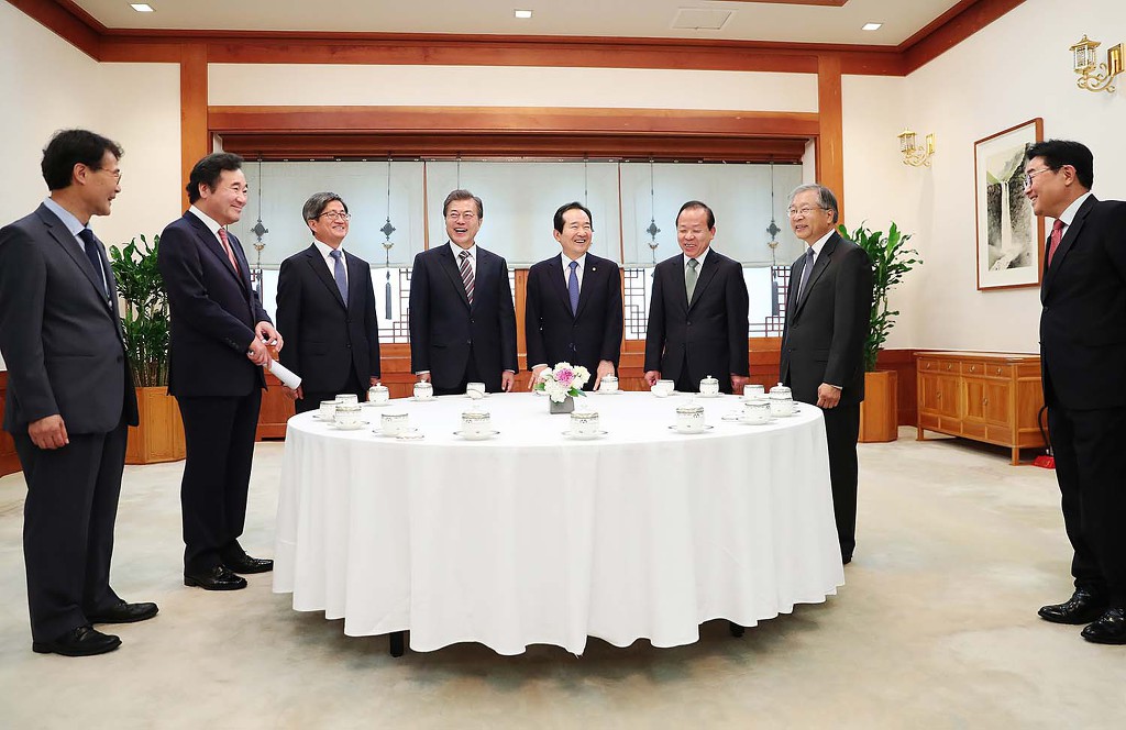 문재인 대통령님과 5부 인사 오찬 + 청와대 수석보좌관 회의.jpg | 인스티즈